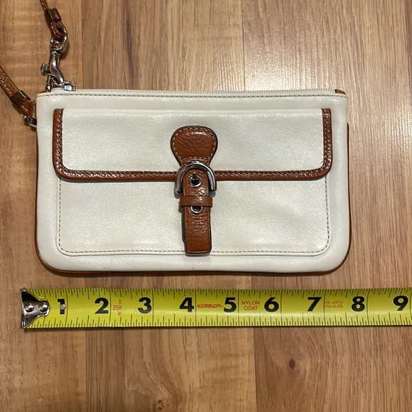 Coach White & Brown Leather Wristlet - Picture 6 of 7